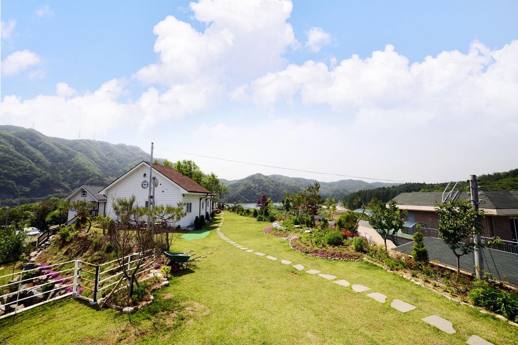 Walking Sky Pension Gapyeong Exterior foto