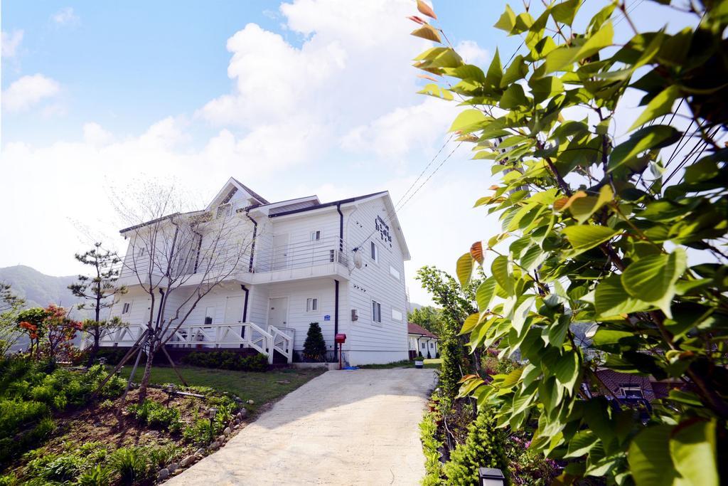 Walking Sky Pension Gapyeong Exterior foto