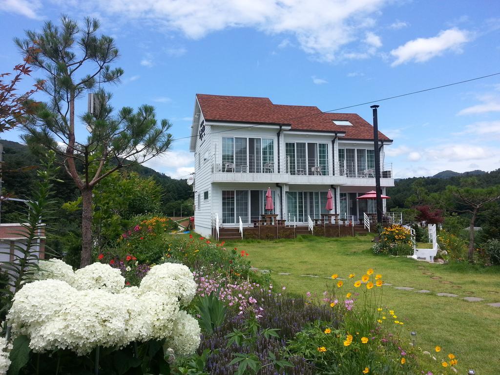 Walking Sky Pension Gapyeong Exterior foto