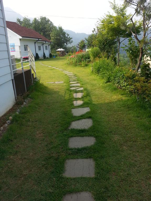 Walking Sky Pension Gapyeong Exterior foto